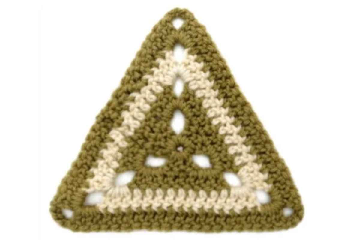 Crochet Triangle Granny Square Tutorial